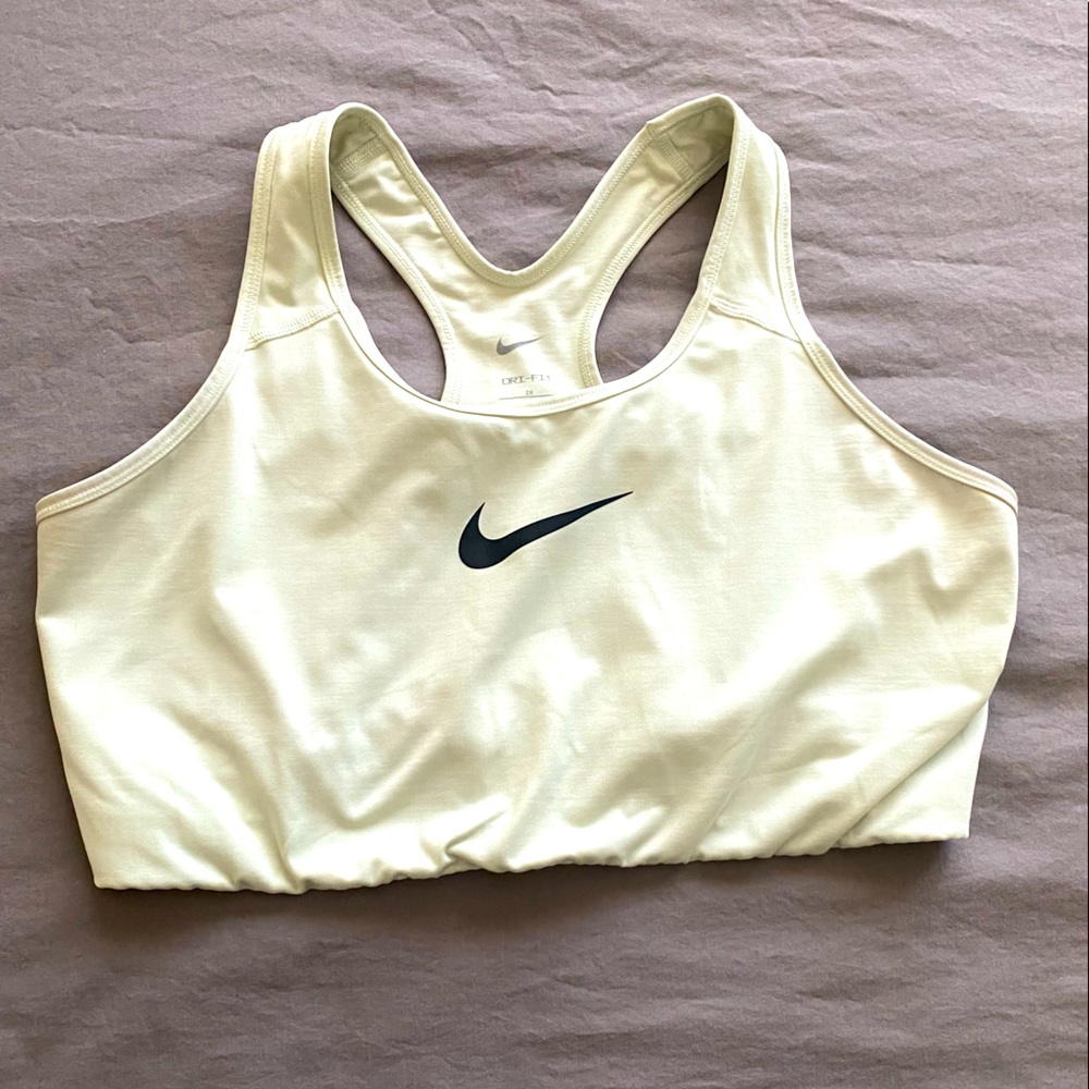 Nike Dri-FIT Swoosh Sports Bra